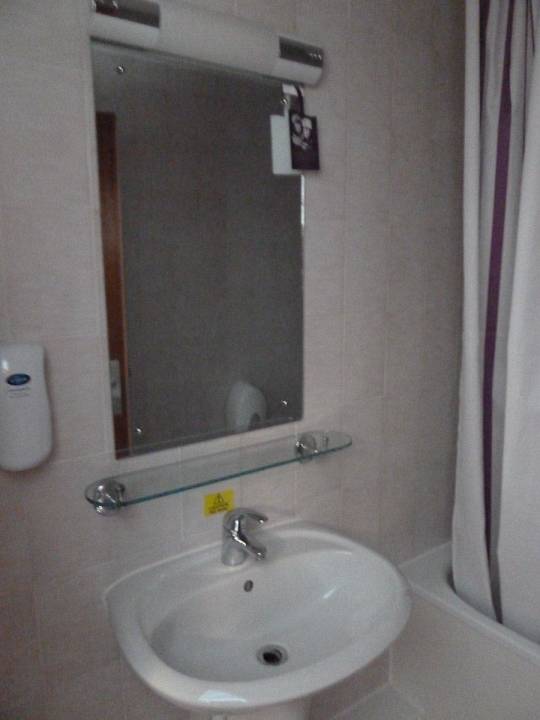 Doppelzimmer 12.Etage Bad Hotel Premier Inn London Hammersmith