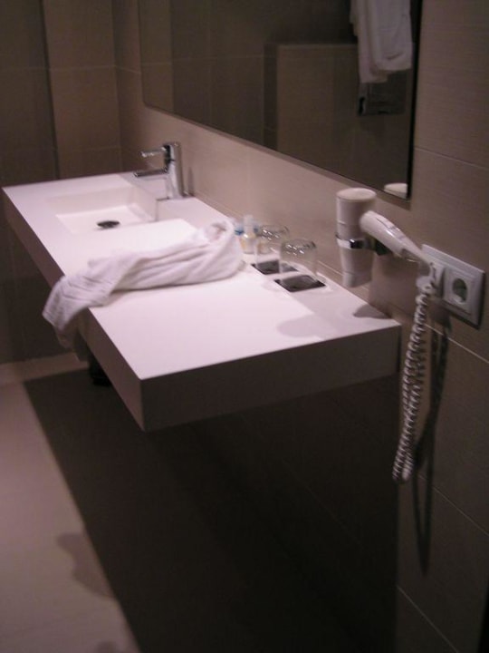 Waschbecken im Bad Las Gaviotas Suites Hotel