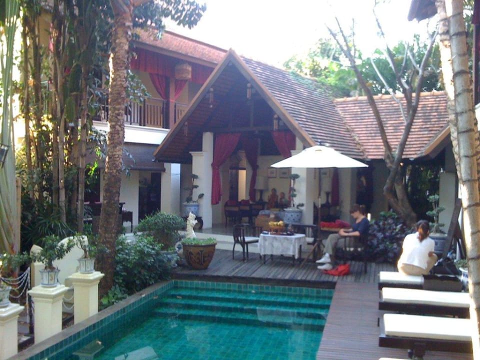 Pool und Open Air Lounge Tri Yaan Na Ros Colonial House