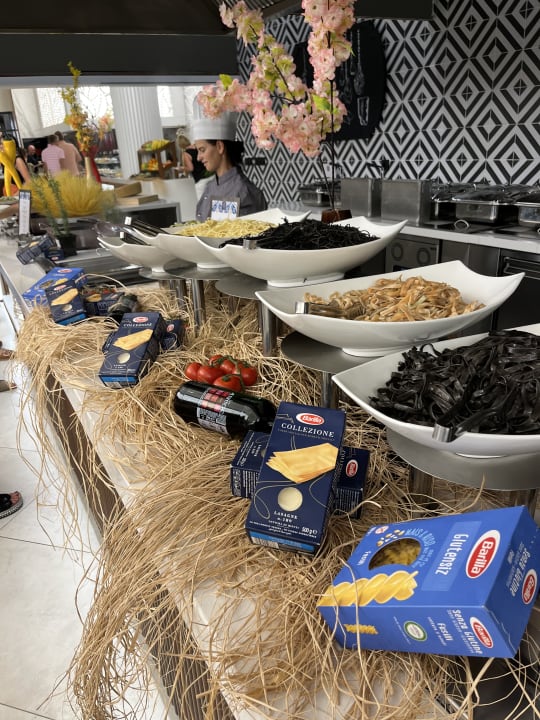 Gastro Jacaranda Luxury Resort