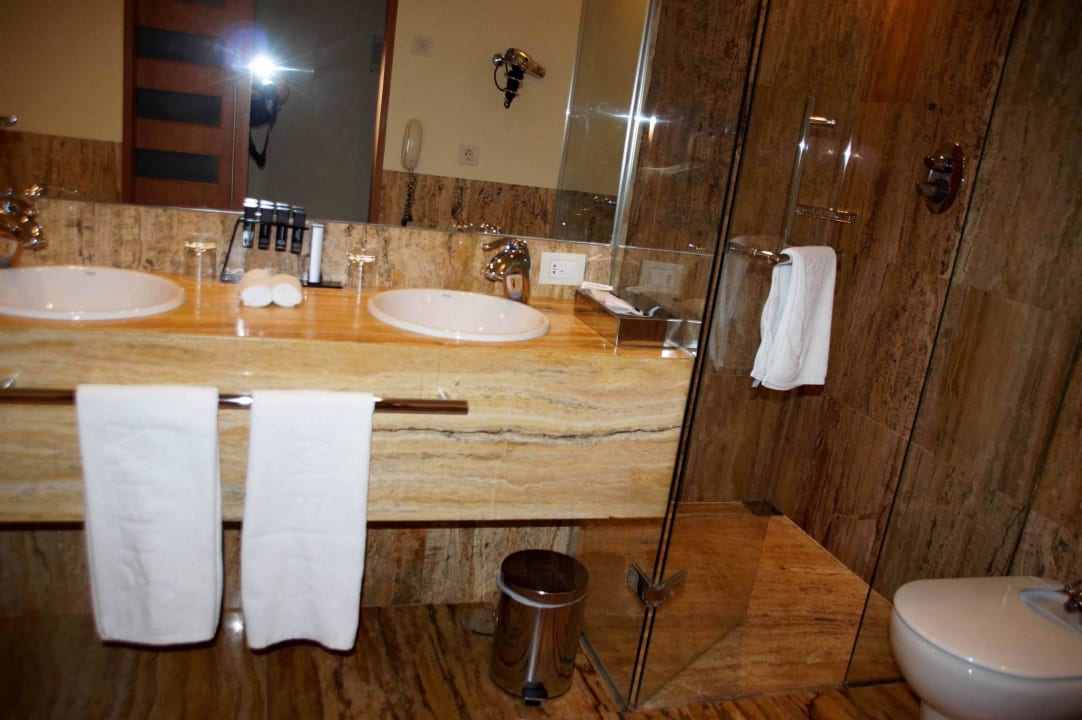 Zimmer und deren Ausstattung Hotel Melia Bilbao
