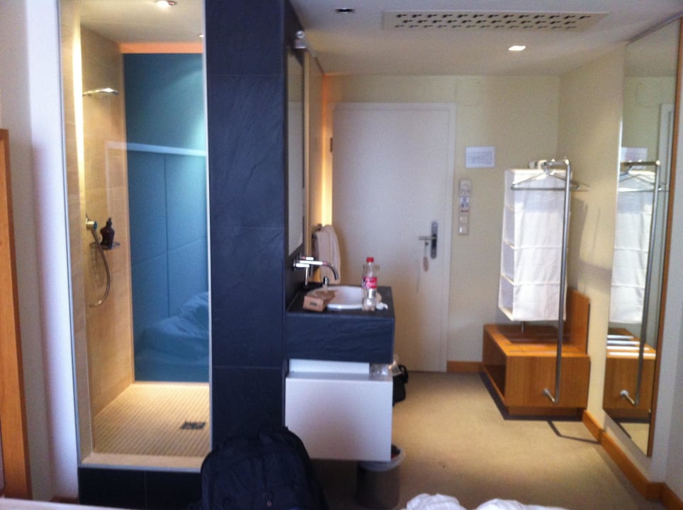 Dusche, Waschbecken Hotel Daniel Graz