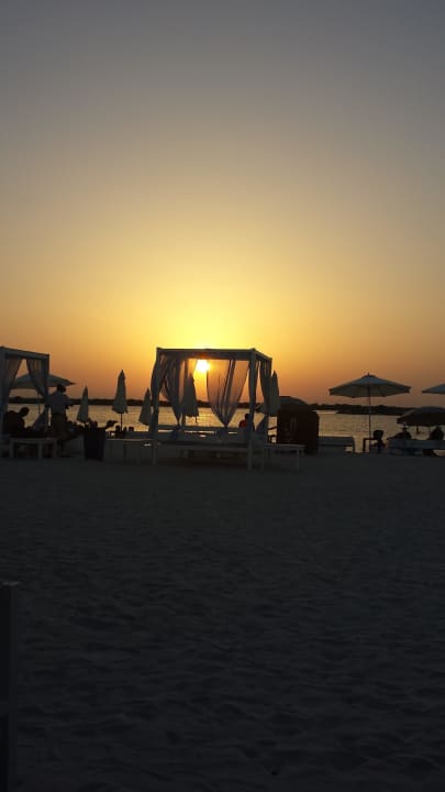 Wenn die Sonne am Yas Beach untergeht... Crowne Plaza Hotel Yas Island