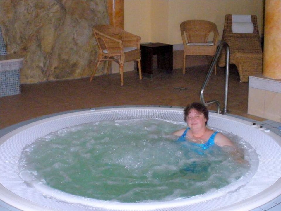 Whirlpool beim Hallenbad Hotel Brunnenhof