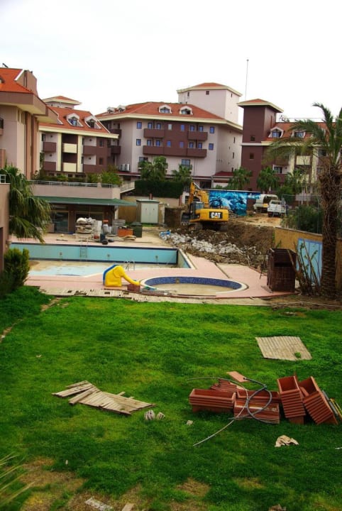 Alles im Bau Hane Family Resort