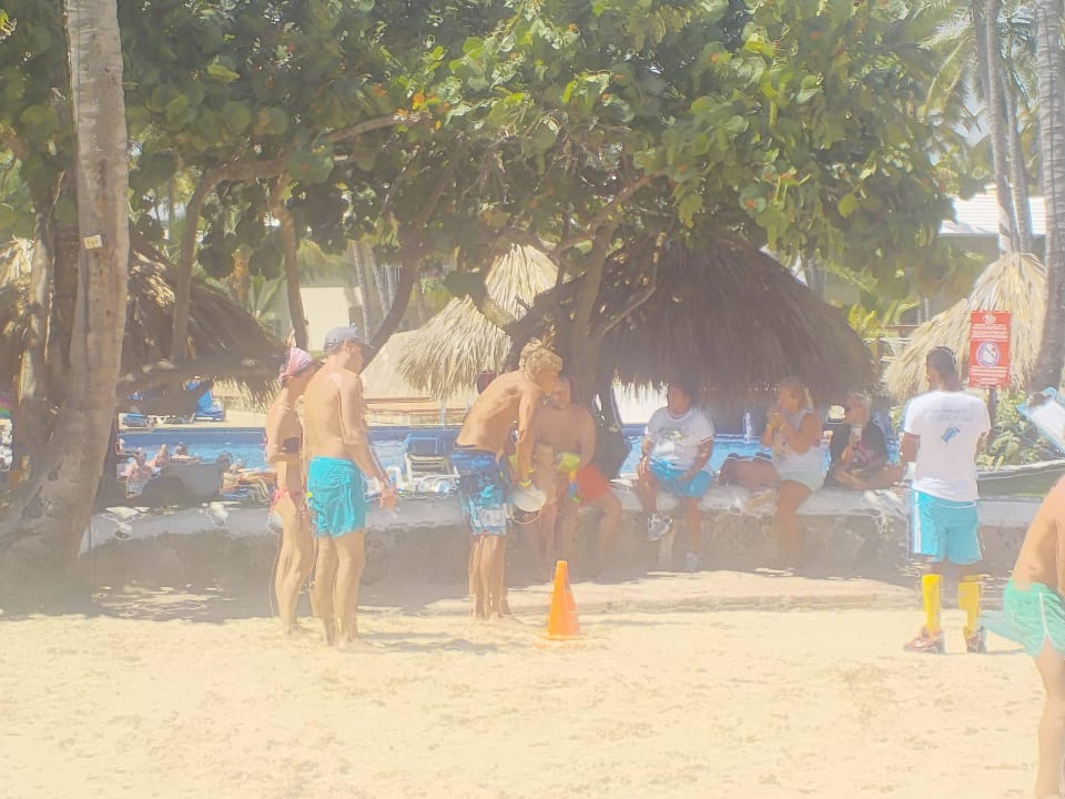 Animation Grand Sirenis Punta Cana Resort & Aquagames