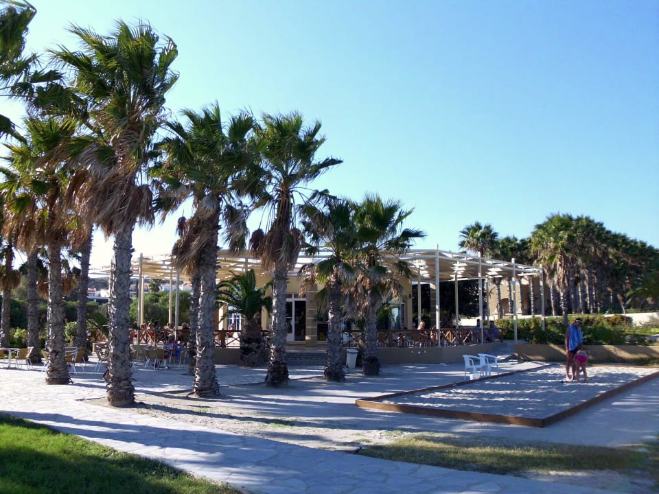 Blick zur Strandbar Porto Bello Beach