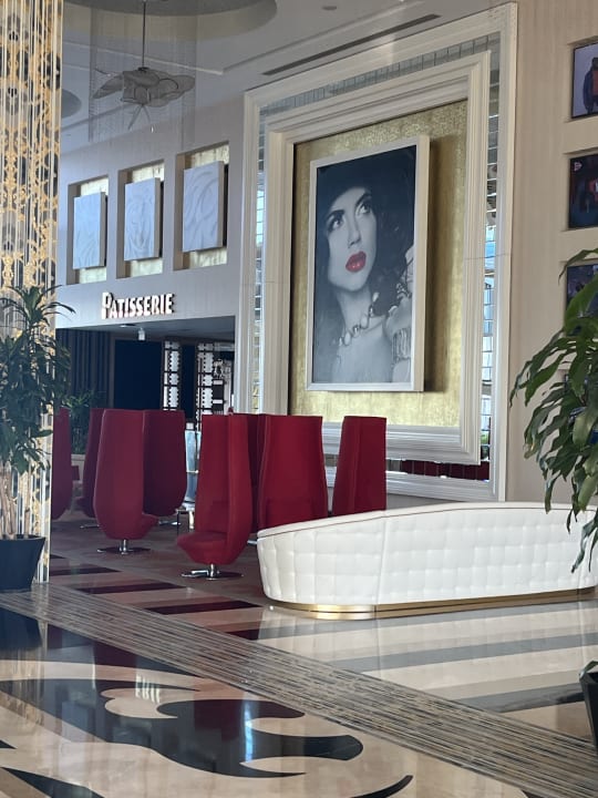 Lobby Azura Deluxe Resort & Spa Hotel