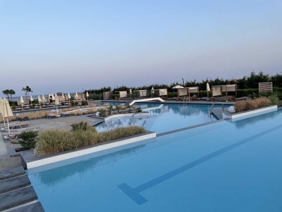 Pool Wave Resort