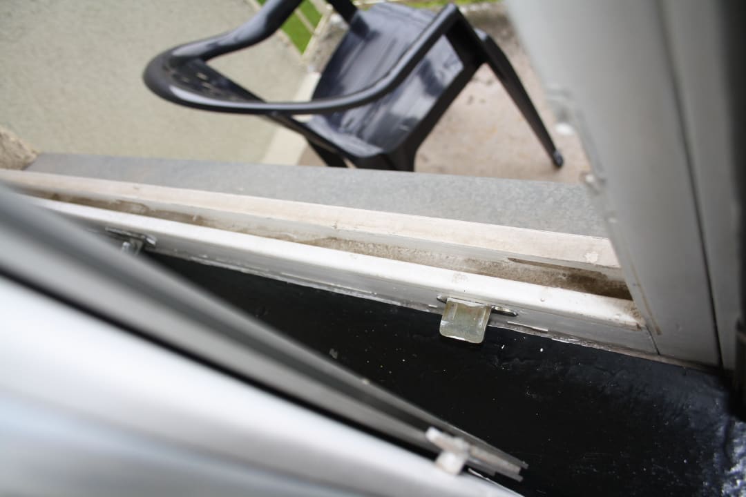 Verschmutzter Fensterrahmen Soibelmanns Hotel Weimar