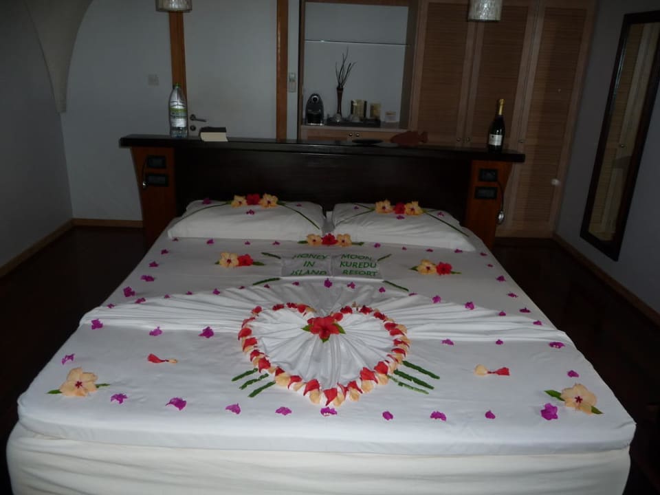 Honeymoonbett Kuredu Island Resort & Spa