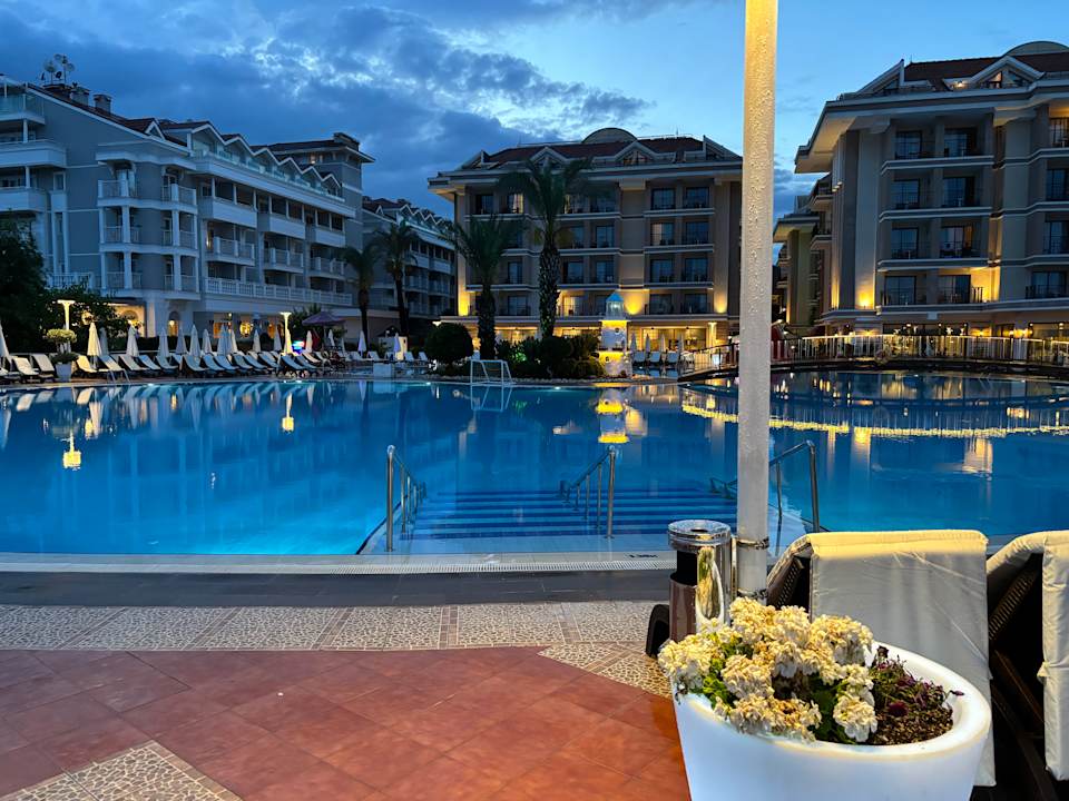 Außenansicht Hotel Turan Prince