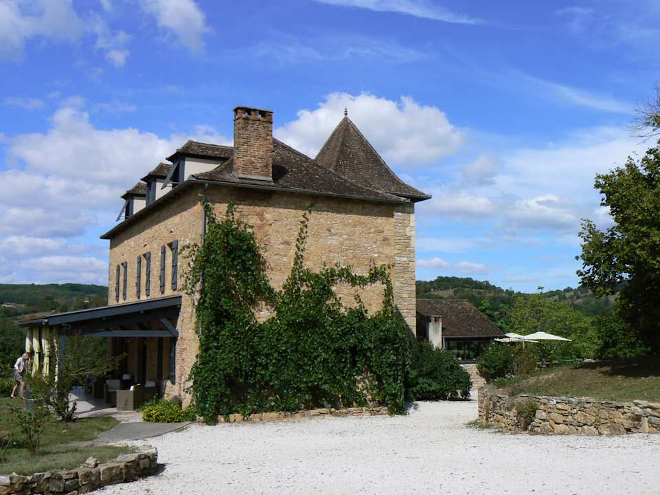Außenansicht Hotel La Bastie D'Urfé
