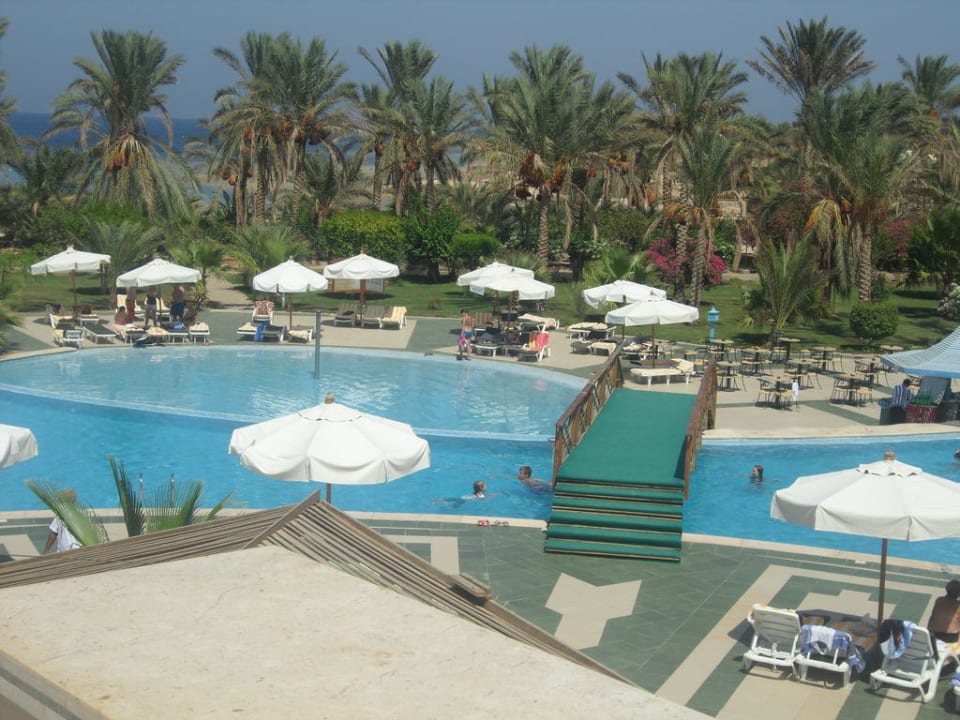 Basen Brayka Bay Resort