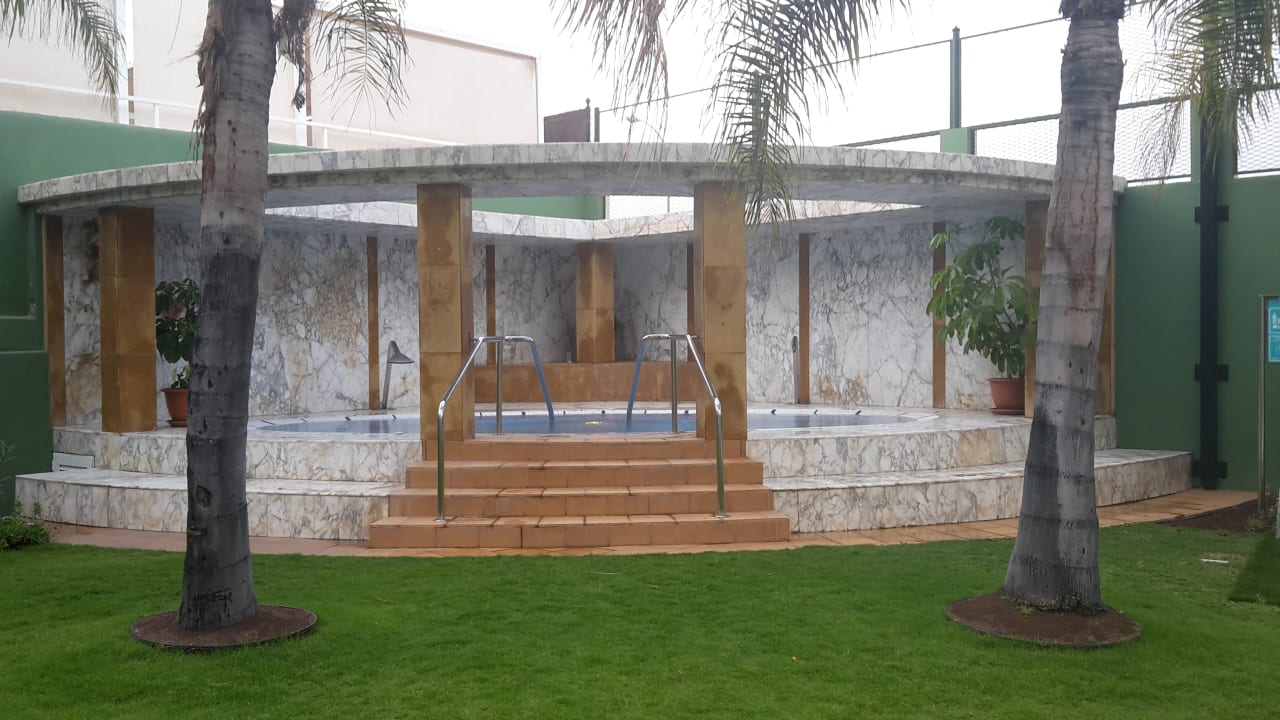 Pool Bull Escorial & Spa