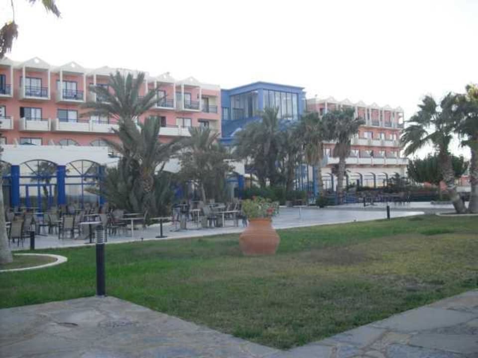Blick von Veranda - Hinteransicht Kresten Palace Hotel