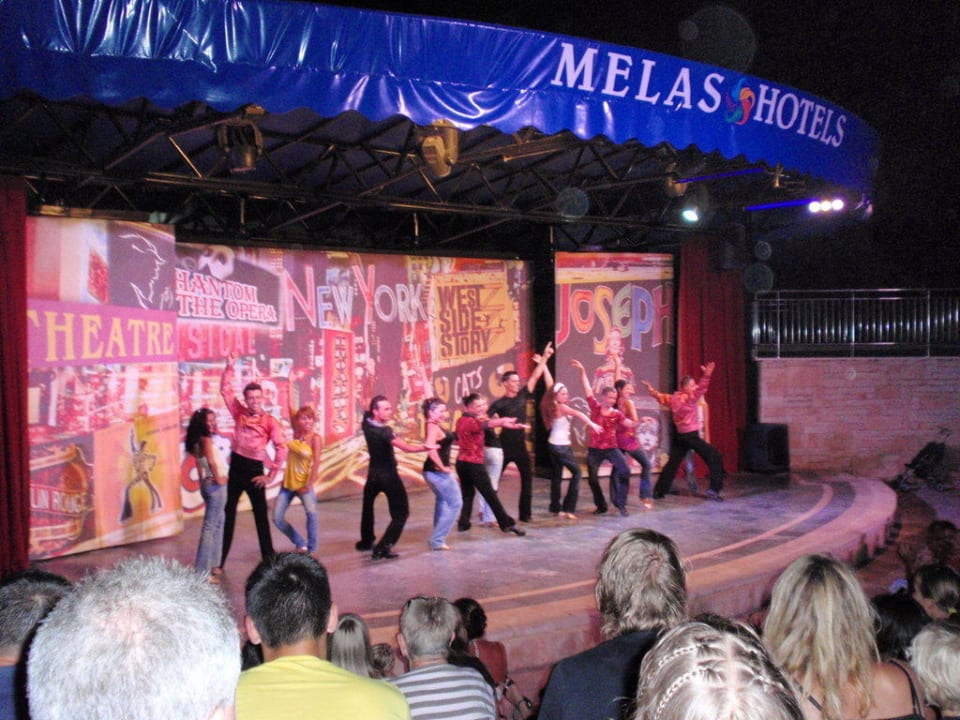 Tanzshow Melas Resort Hotel