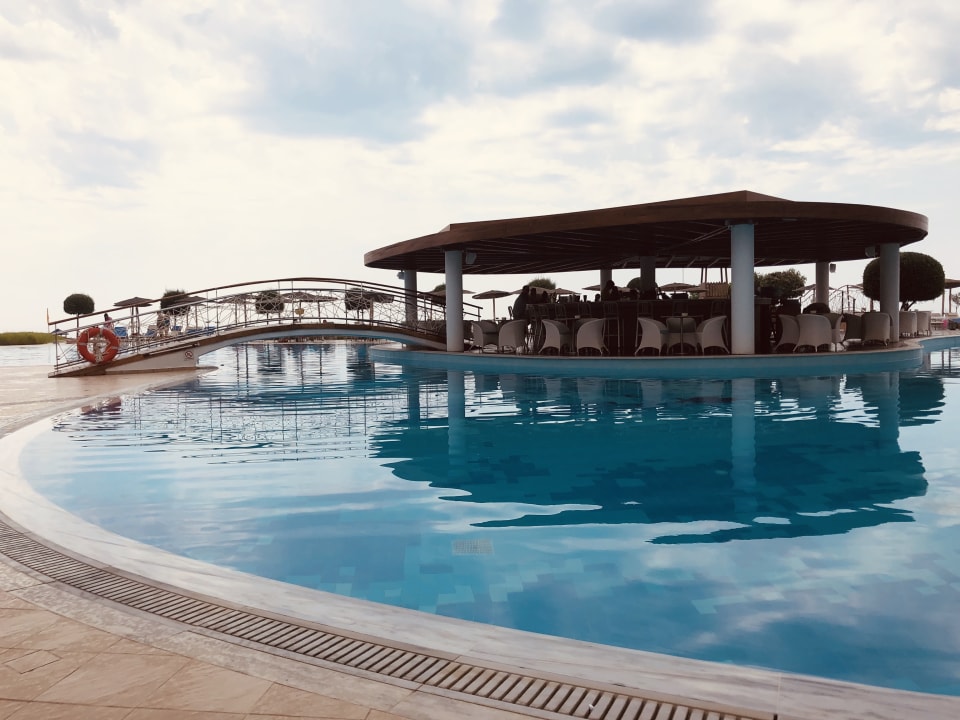 Pool Elysium Resort & Spa Hotel