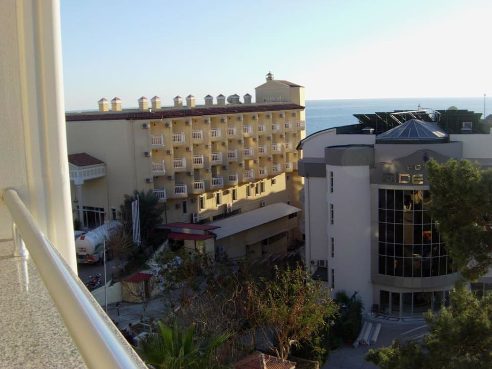 Die 2 Nachbarn von denen man nichts weiß Side Alegria Hotel & Spa - Adults only +16