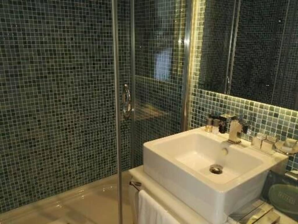 Badezimmer mir großer Dusche Prive Bodrum - Erwachsenenhotel