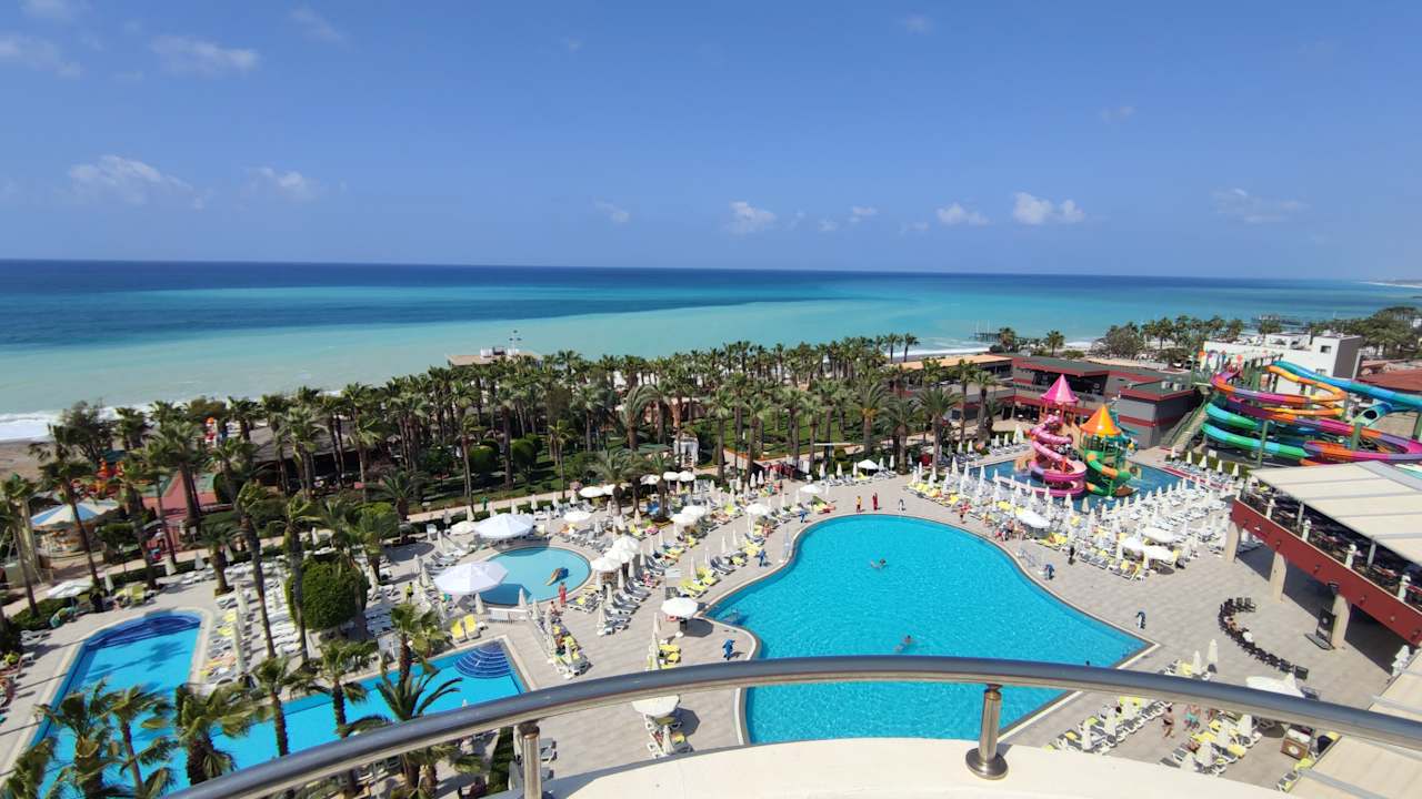 Pool Delphin Deluxe Resort