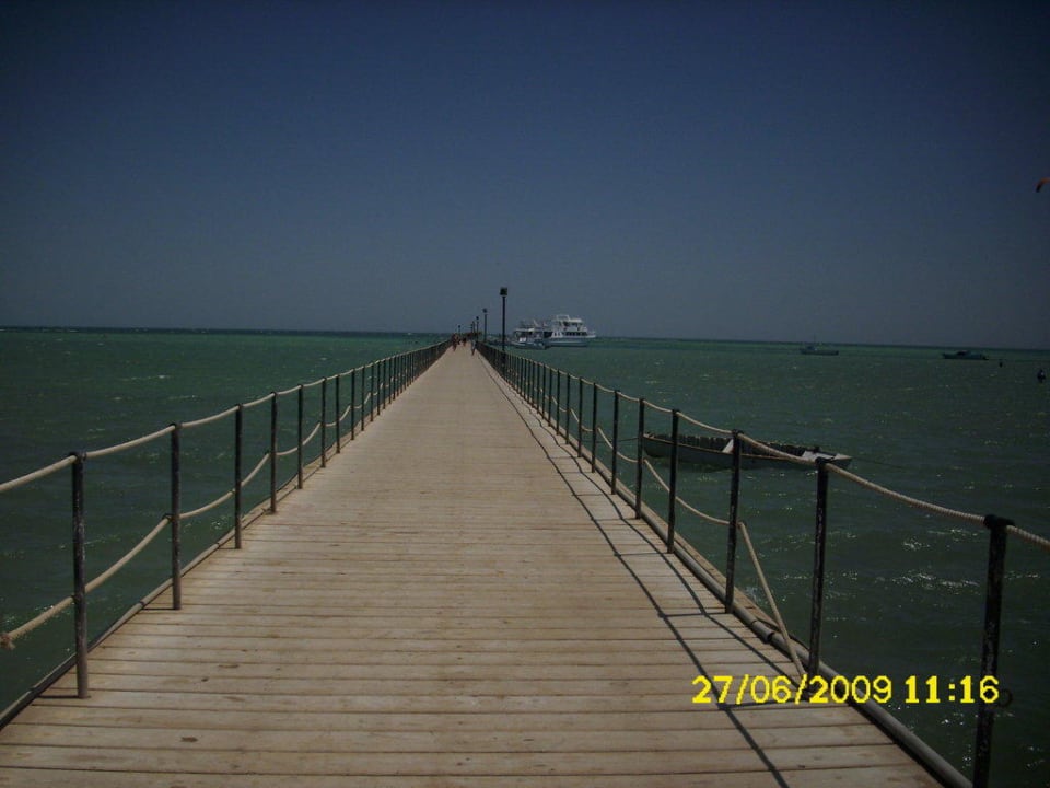 Steg ins Wasser Golden Beach Resort