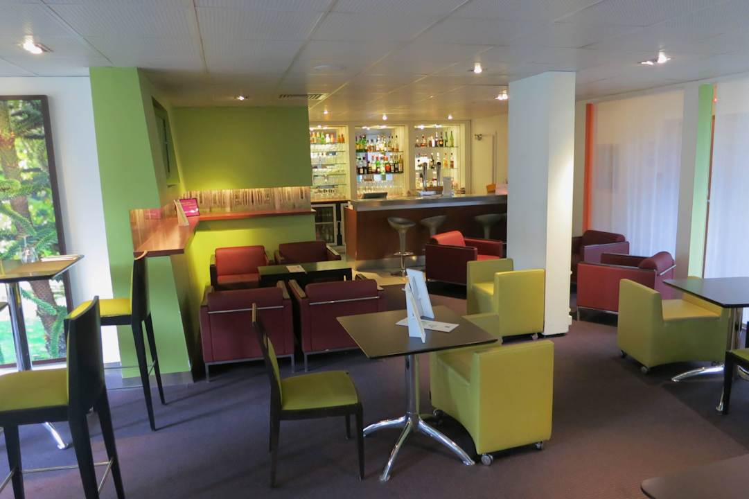 Bar in der Lobby Hotel Novotel Genève Aéroport France