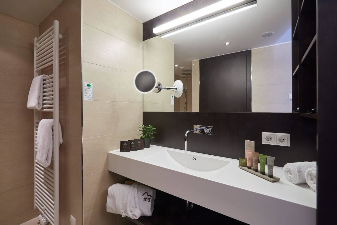 Badezimmer / Bathroom m3Hotel
