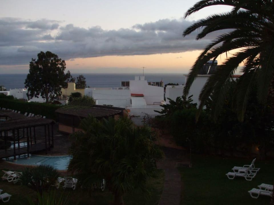 Blick vom Hotel auf Garten und Meer Hotel Dom Pedro Garajau