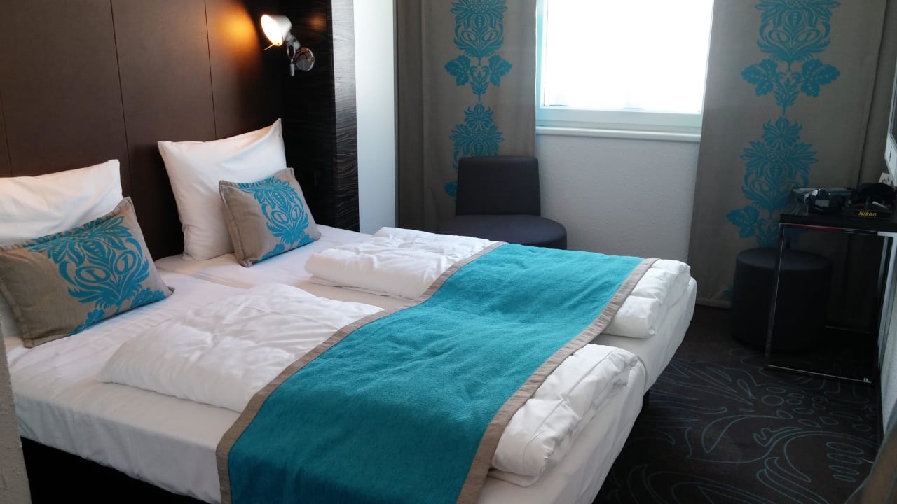Doppelzimmer  Motel One Hamburg Airport