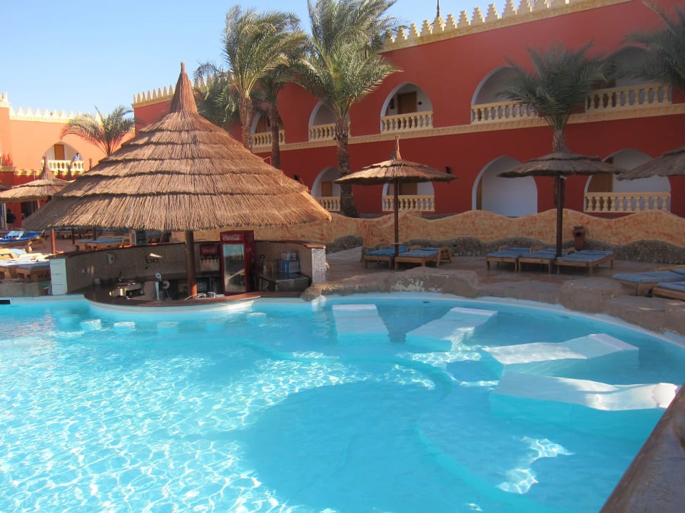 Один из 6 бассейнов Pickalbatros Alf Leila Wa Leila Resort - Neverland Hurghada