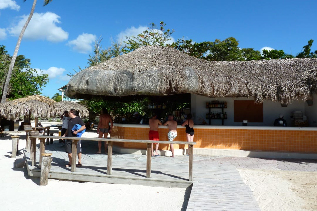 Cocktailbar am Strand Dreams La Romana Resort & Spa