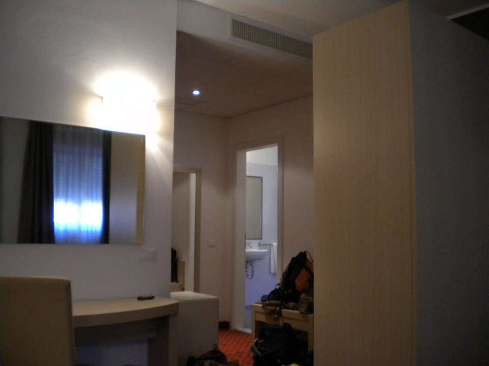 Blick vom Zimmer ins Bad Hotel Regina