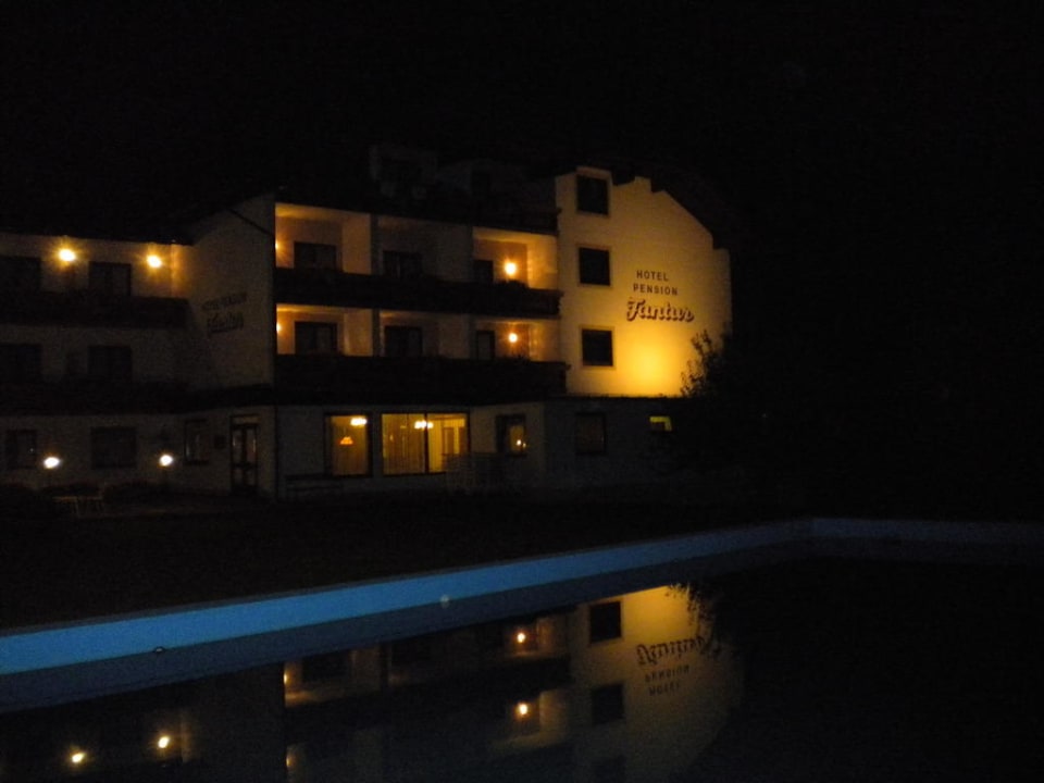 Hotel bei Nacht Hotel Fantur