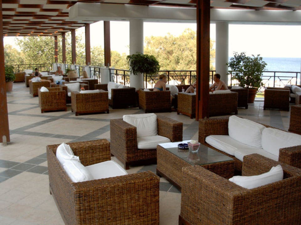 Außenlounge 2 Hotel Calypso Beach