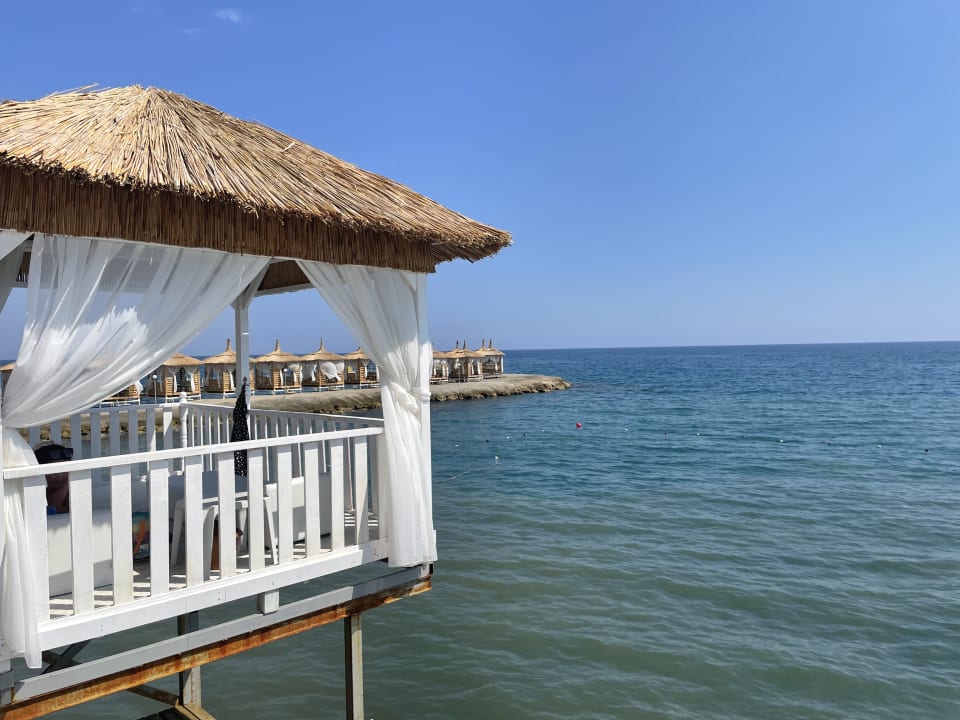 Strand Aria Resort & Spa