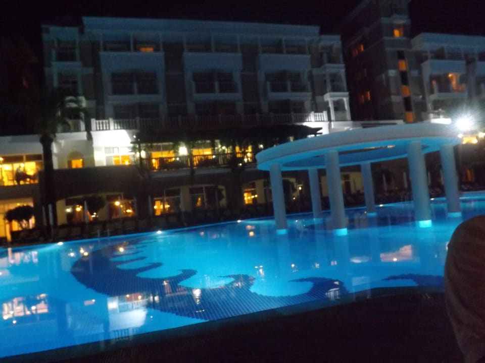 Der Pool bei Nacht Trendy Aspendos Beach Hotel