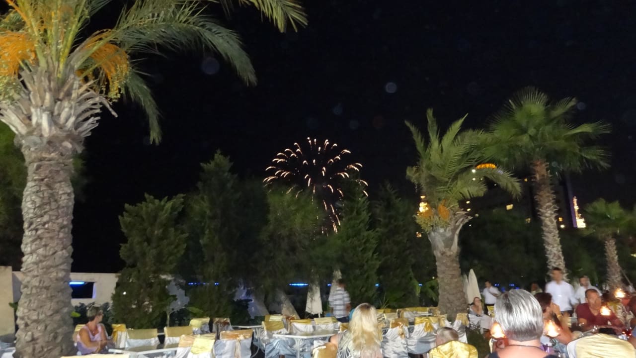 Salut Saturn Palace Resort Hotel