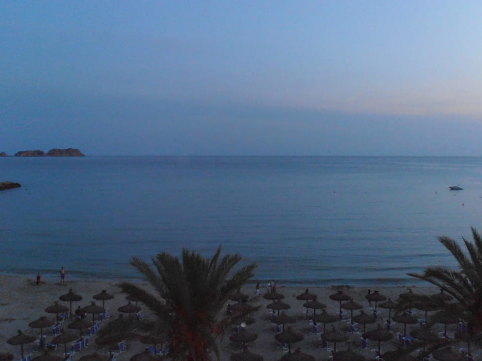Blick vom Balkon, abends Pension Maria Eugenia