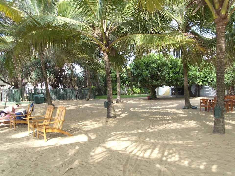 Liegebereich Hotel Jetwing Beach