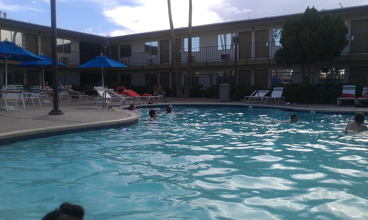 Pool im Innenhof Hotel Days Inn Las Vegas At Wild Wild West Gambling Hall