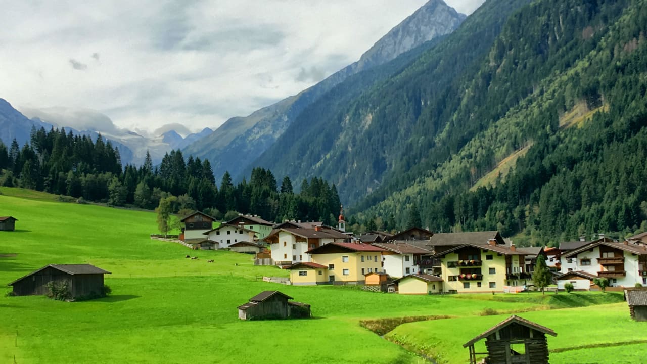 Blick zum Stubaier Gletscher Vitalhotel Edelweiss