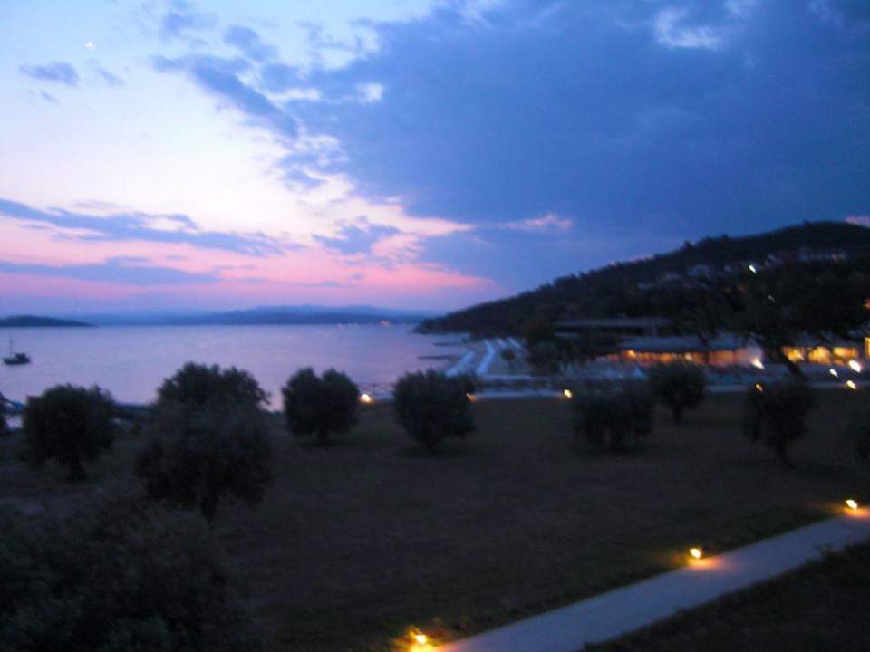Die Anlage am Abend Xenia Ouranoupolis