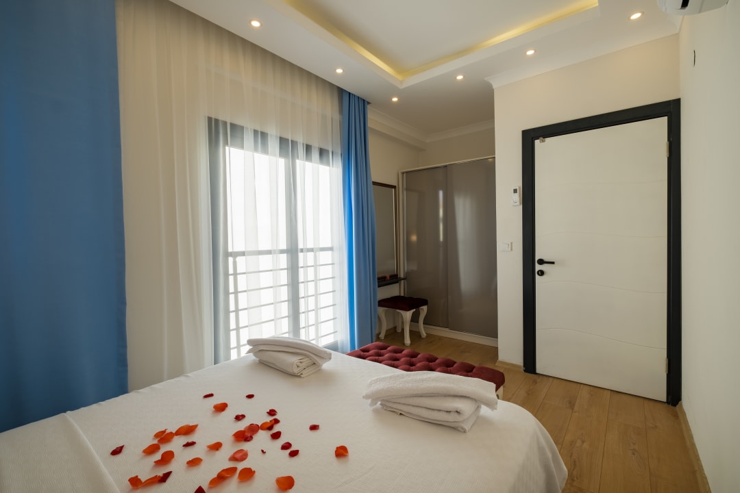 Zimmer Tanrise City Residence