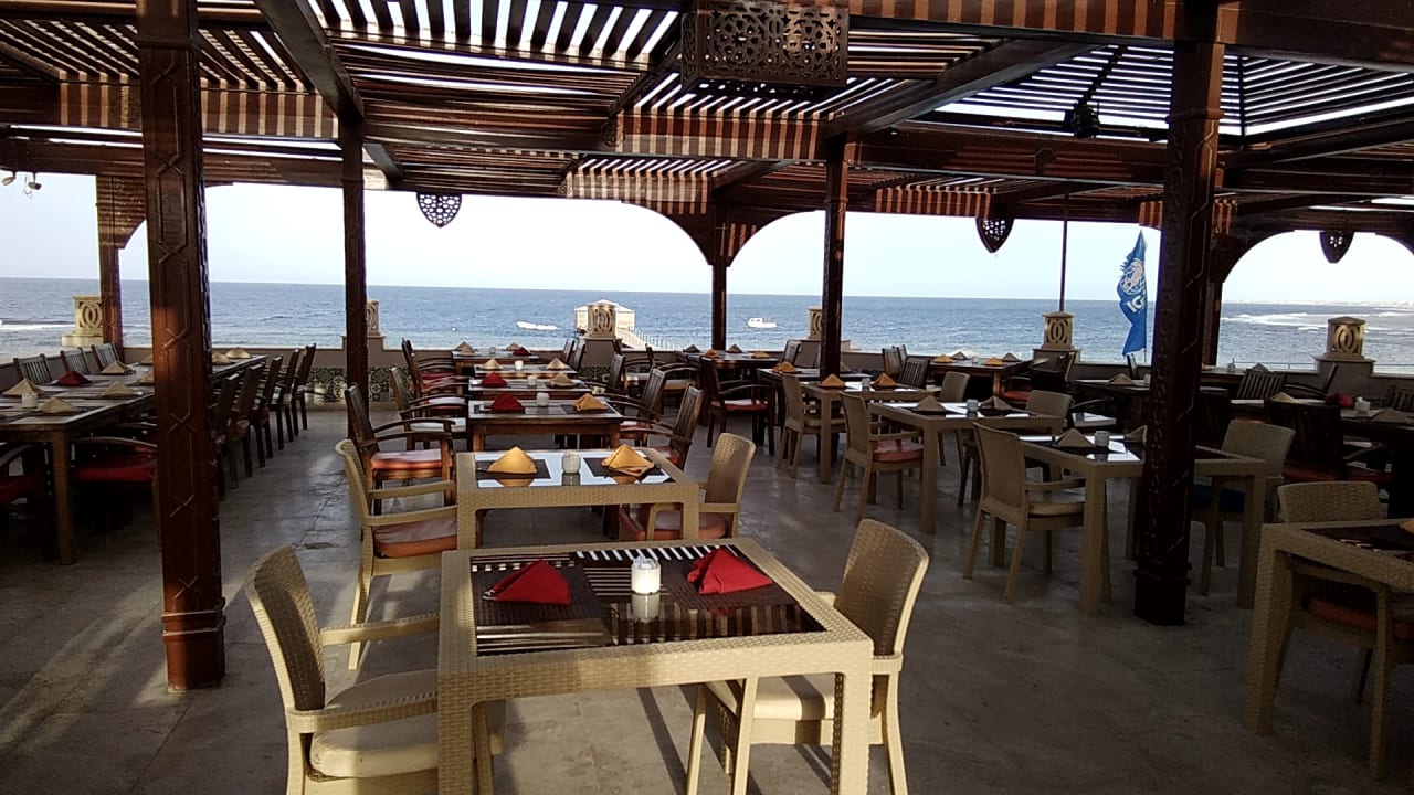 Gastro Rohanou Beach Resort
