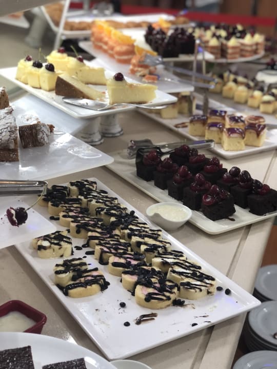 Gastro Side Breeze Hotel