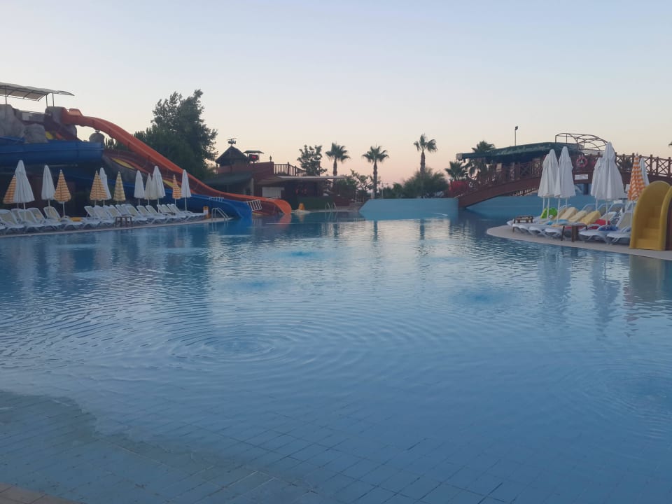 Huge pool Oz Hotels Incekum Beach