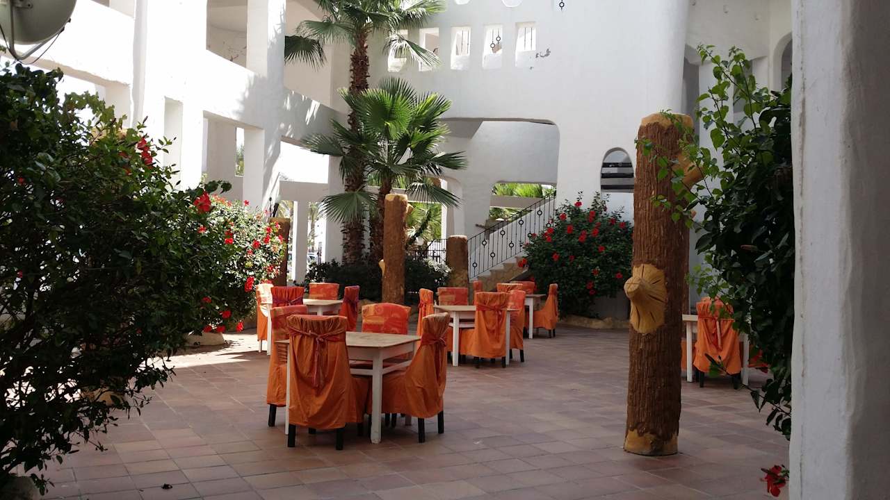 Cafe Hotel Yasmine Beach Resort