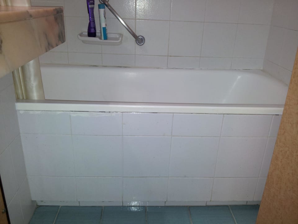 Alt und abgenutzt Iberostar Waves Bouganville Playa