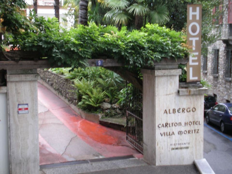 Hotel Carlton Eingang zum Anwesen (2) Carlton Hotel Villa Moritz